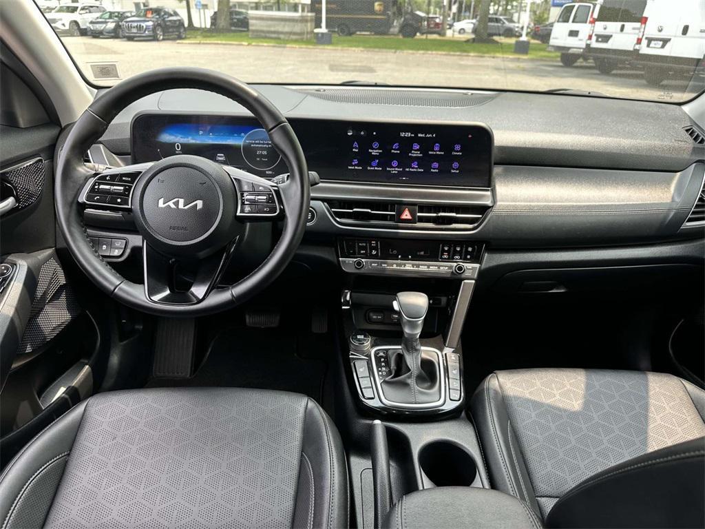 used 2025 Kia Seltos car, priced at $22,995