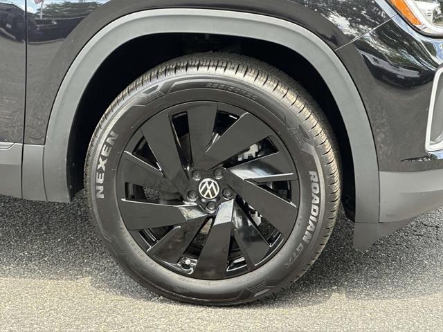 used 2025 Volkswagen Atlas car, priced at $38,485