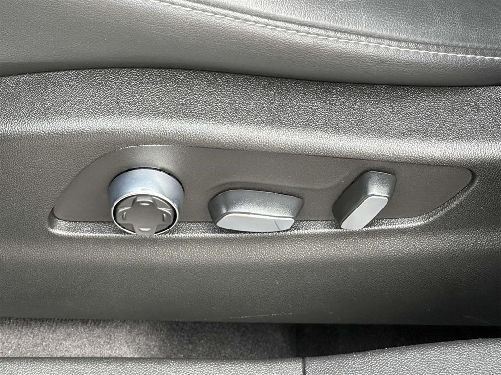 used 2024 Cadillac XT4 car, priced at $30,595