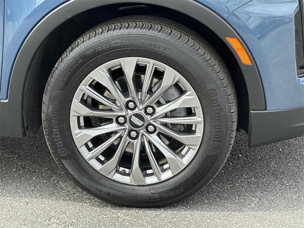 used 2024 Cadillac XT4 car, priced at $30,595