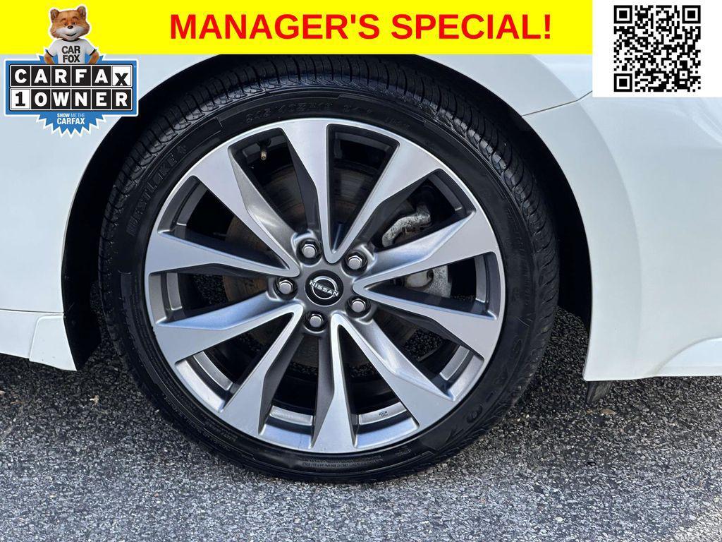 used 2023 Nissan Maxima car, priced at $25,237