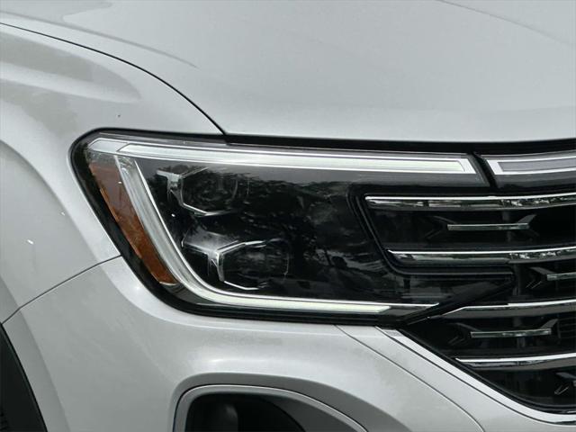 used 2025 Volkswagen Atlas car, priced at $40,995