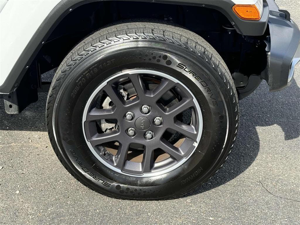 used 2023 Jeep Gladiator car, priced at $26,995