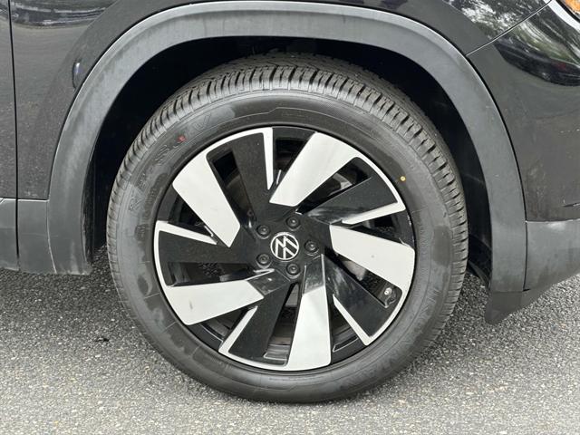 used 2024 Volkswagen Atlas Cross Sport car, priced at $30,995