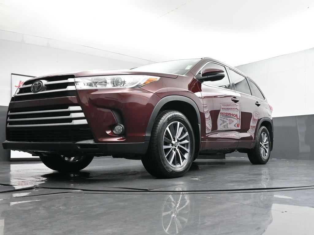used 2018 Toyota Highlander car, priced at $20,266