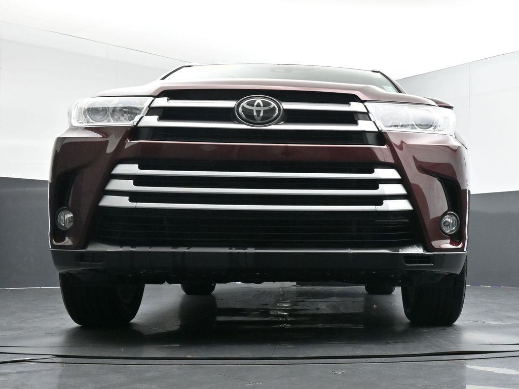 used 2018 Toyota Highlander car, priced at $20,266