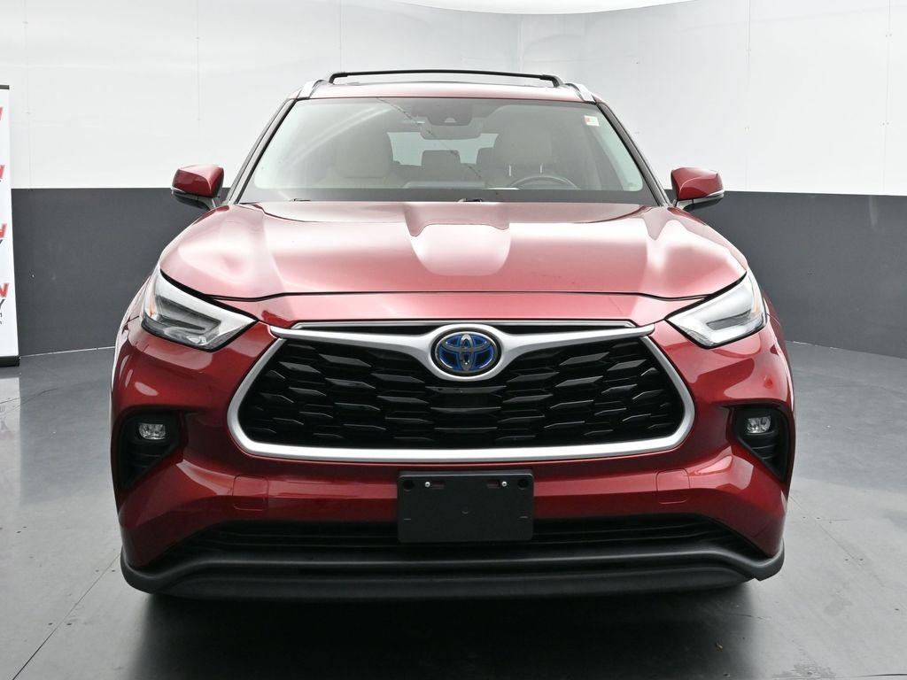 used 2021 Toyota Highlander Hybrid car, priced at $36,116