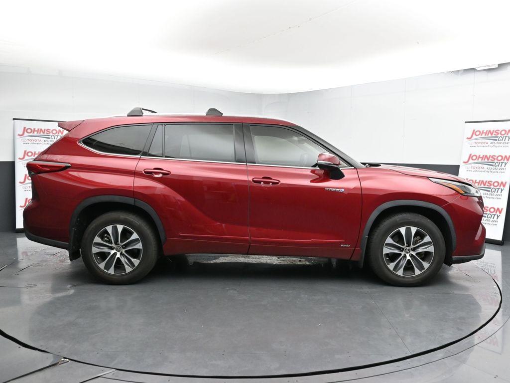 used 2021 Toyota Highlander Hybrid car, priced at $36,116