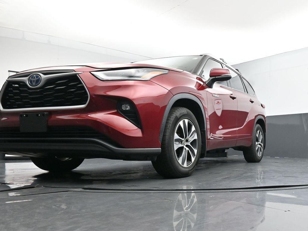 used 2021 Toyota Highlander Hybrid car, priced at $36,116