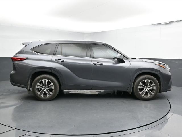 used 2021 Toyota Highlander car, priced at $38,534