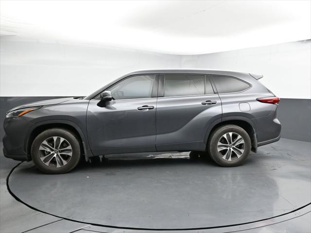 used 2021 Toyota Highlander car, priced at $38,534