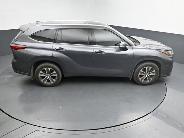 used 2021 Toyota Highlander car, priced at $38,534