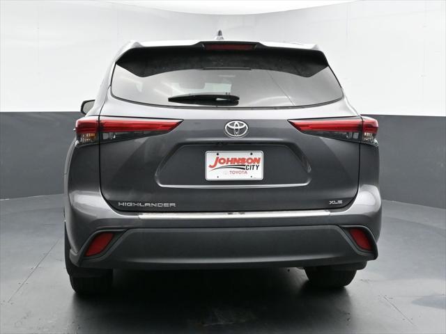used 2021 Toyota Highlander car, priced at $38,534