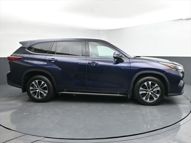 used 2022 Toyota Highlander car, priced at $35,720