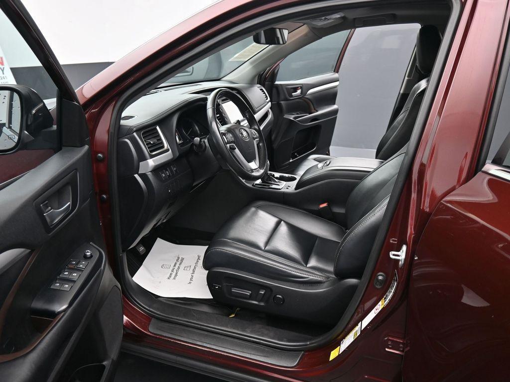 used 2019 Toyota Highlander car, priced at $25,811