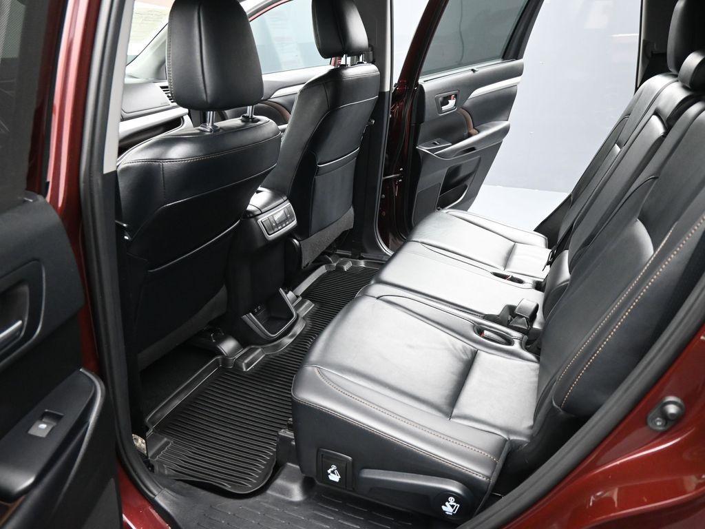 used 2019 Toyota Highlander car, priced at $25,811