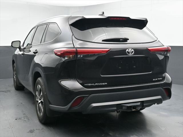 used 2021 Toyota Highlander car, priced at $29,200