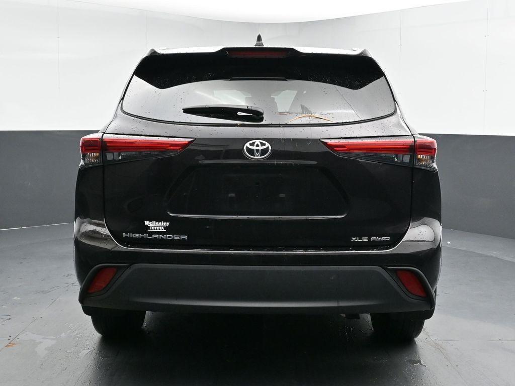 used 2022 Toyota Highlander car, priced at $36,427