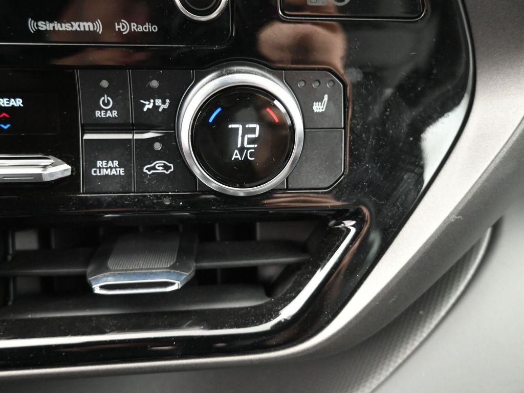 used 2022 Toyota Highlander car, priced at $36,427