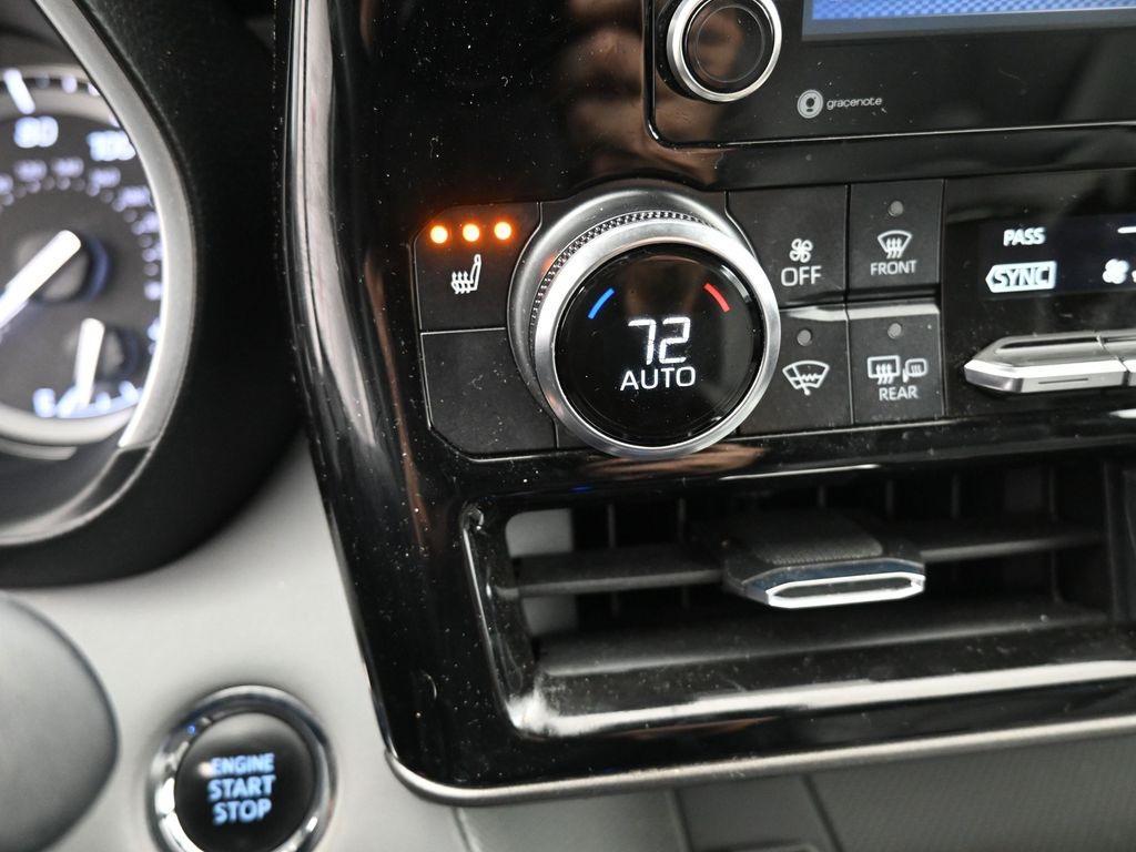 used 2022 Toyota Highlander car, priced at $36,427