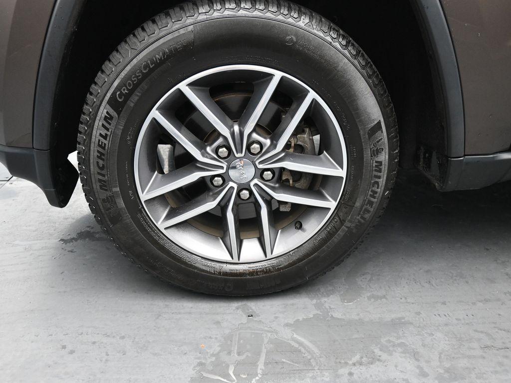 used 2018 Jeep Grand Cherokee car, priced at $18,567