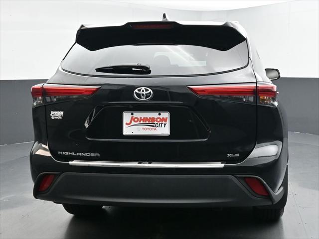 used 2021 Toyota Highlander car, priced at $32,439