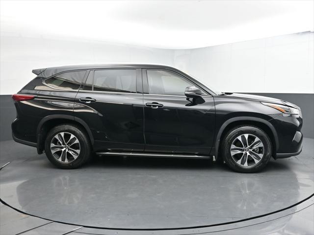 used 2021 Toyota Highlander car, priced at $32,439