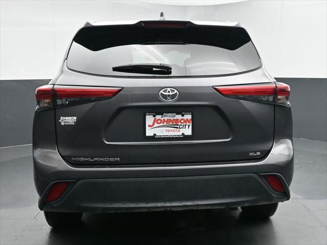 used 2022 Toyota Highlander car, priced at $28,035