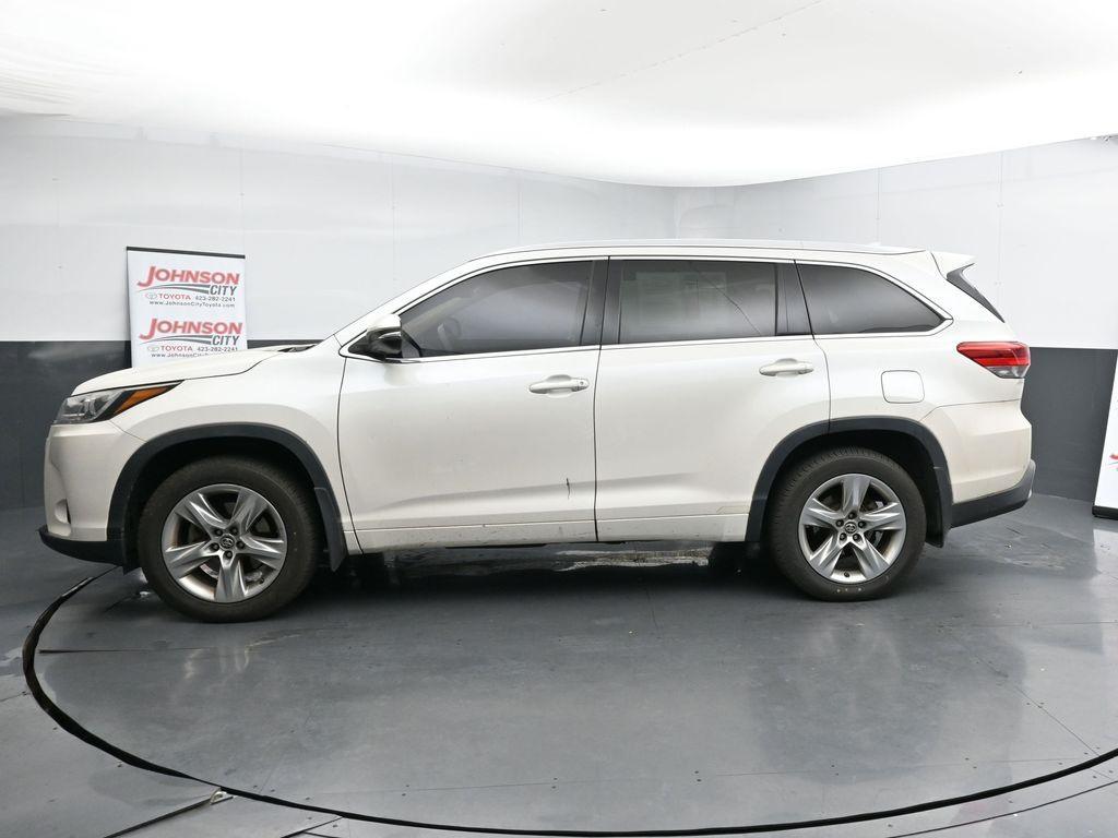 used 2017 Toyota Highlander car, priced at $18,158