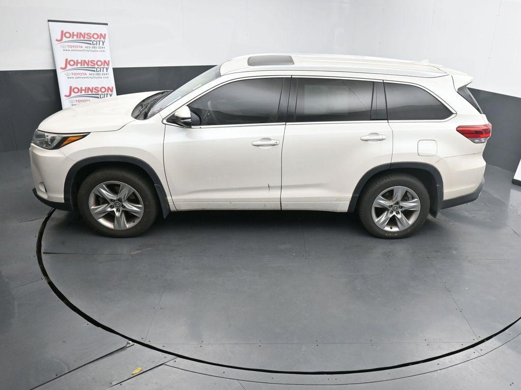 used 2017 Toyota Highlander car, priced at $18,158