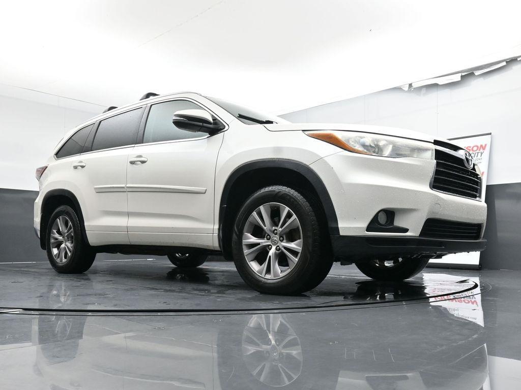 used 2015 Toyota Highlander car, priced at $19,977