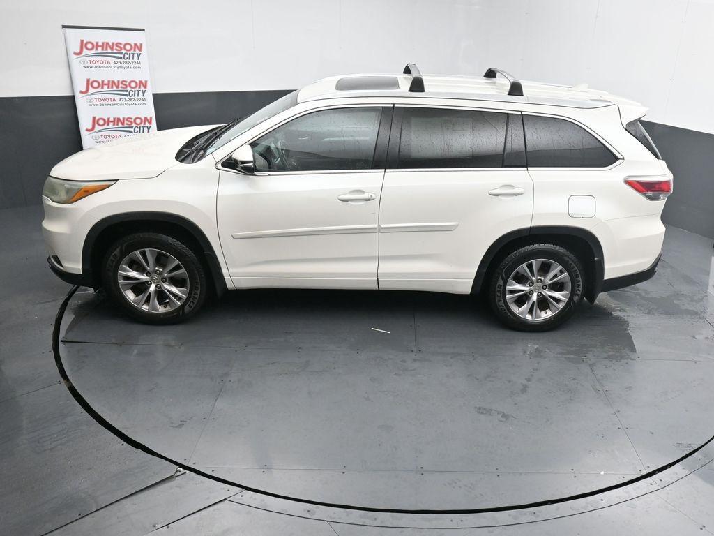 used 2015 Toyota Highlander car, priced at $19,977