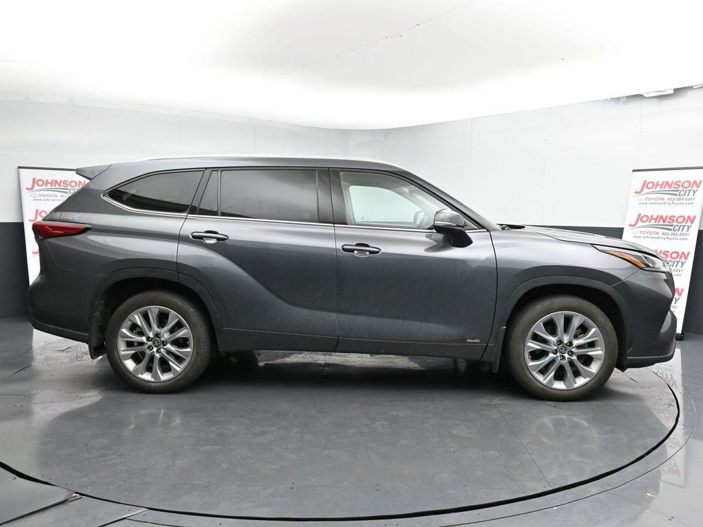 used 2023 Toyota Highlander Hybrid car, priced at $45,346