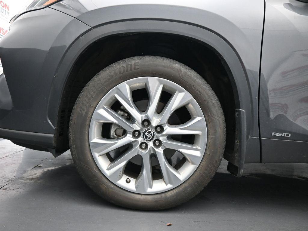 used 2023 Toyota Highlander Hybrid car, priced at $45,346