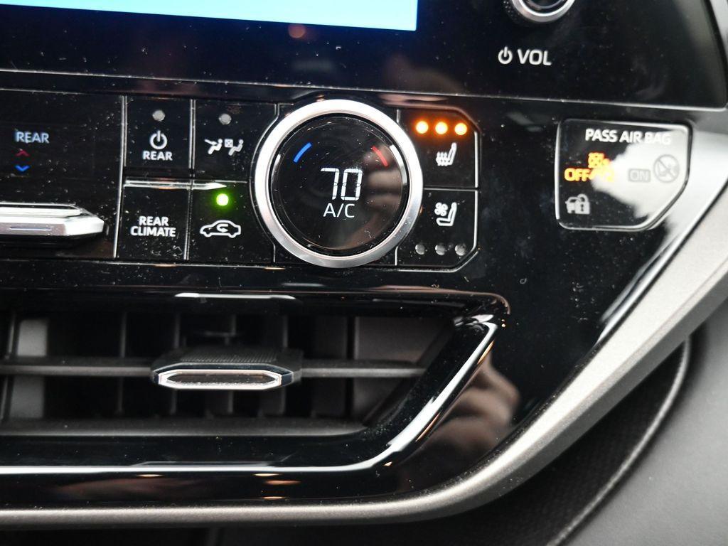 used 2023 Toyota Highlander Hybrid car, priced at $45,346