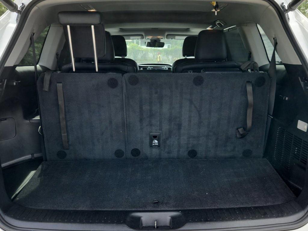 used 2019 Toyota Highlander car, priced at $30,497