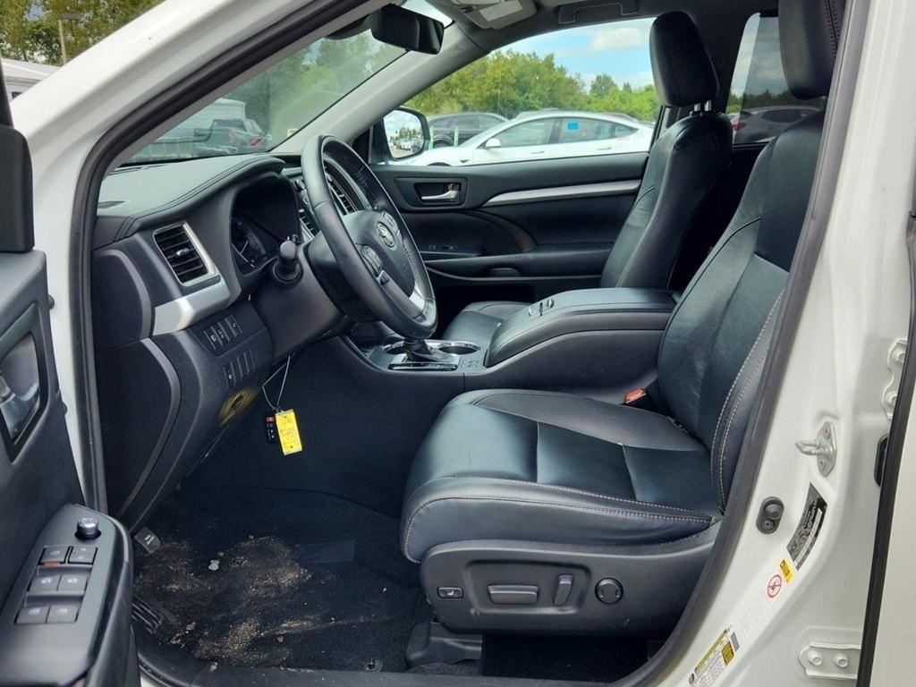 used 2019 Toyota Highlander car, priced at $30,497