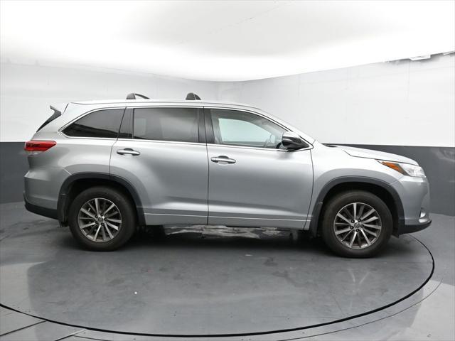 used 2017 Toyota Highlander car, priced at $22,043
