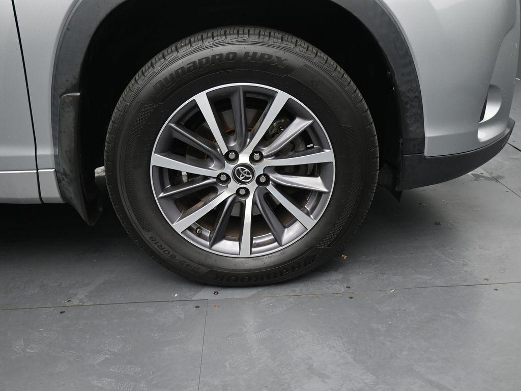 used 2017 Toyota Highlander car, priced at $19,512