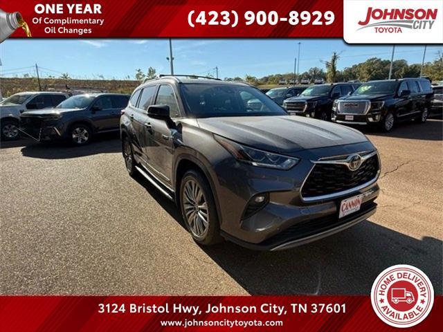 used 2021 Toyota Highlander car, priced at $34,664