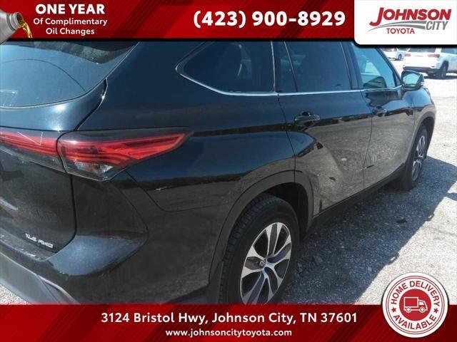 used 2022 Toyota Highlander car, priced at $36,256