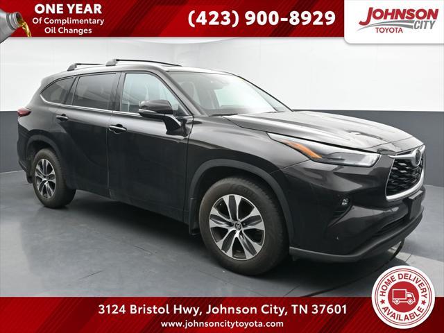 used 2022 Toyota Highlander car, priced at $38,385