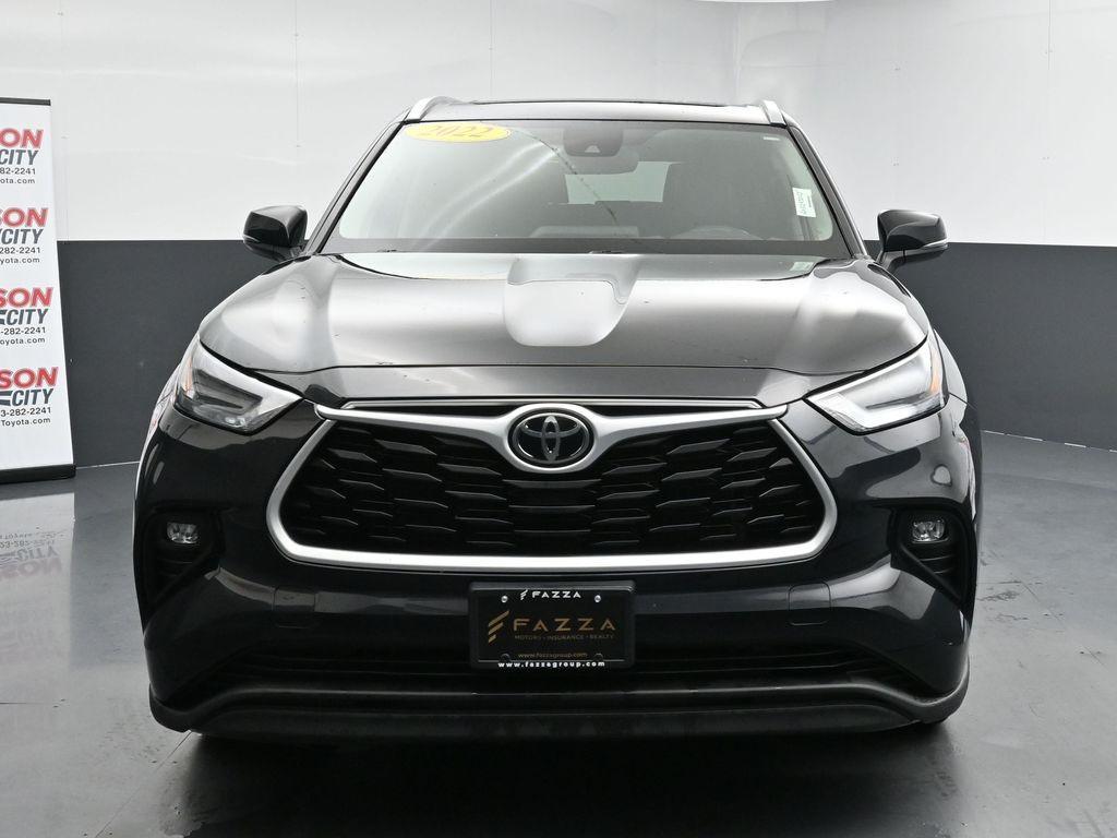 used 2022 Toyota Highlander car, priced at $35,192