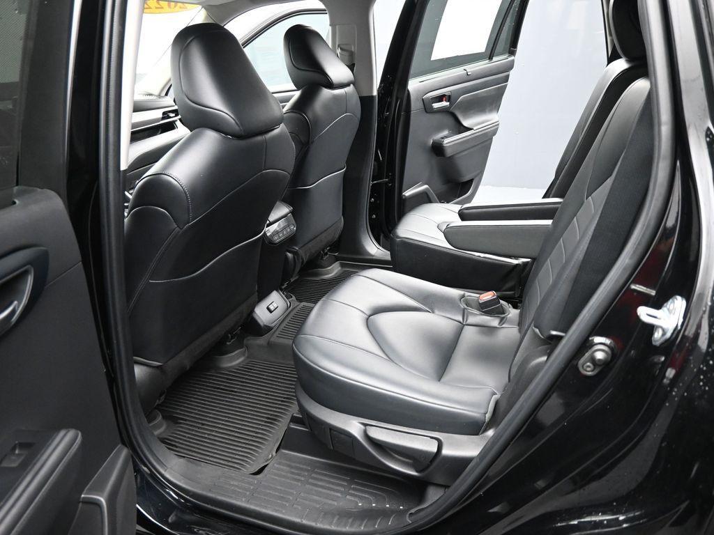 used 2022 Toyota Highlander car, priced at $35,192