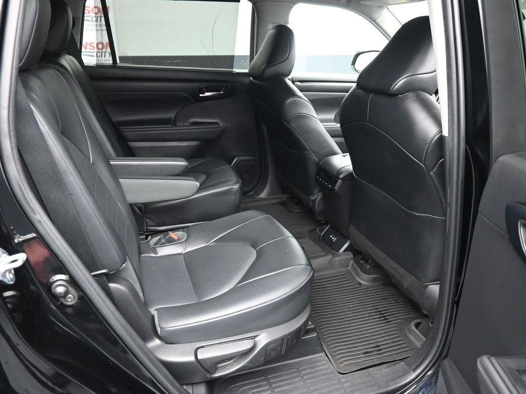 used 2022 Toyota Highlander car, priced at $35,192