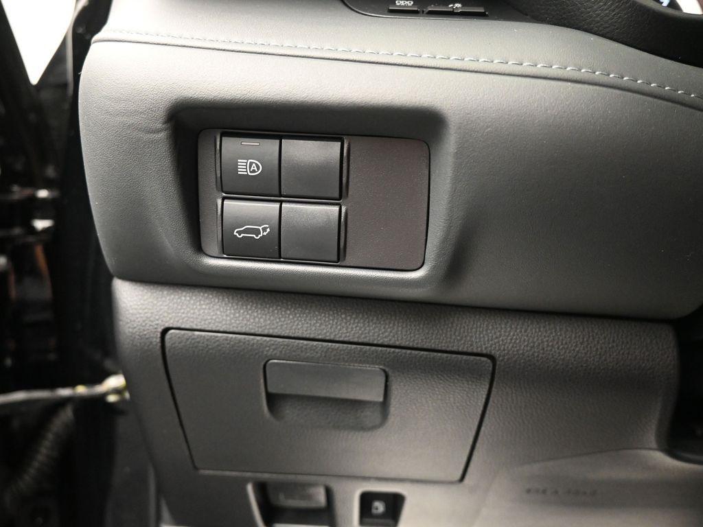 used 2022 Toyota Highlander car, priced at $35,192