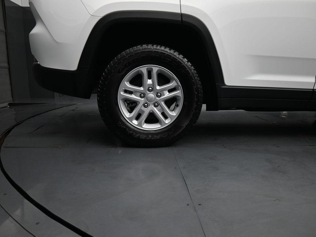 used 2023 Jeep Grand Cherokee car, priced at $29,580