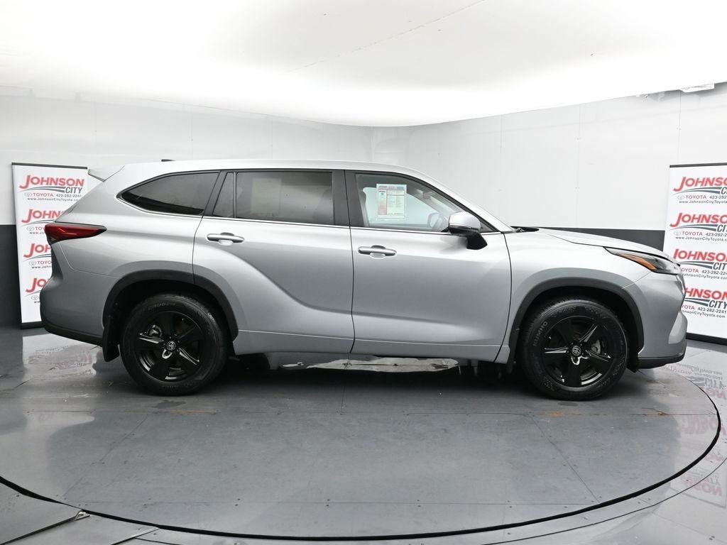 used 2023 Toyota Highlander car, priced at $36,697