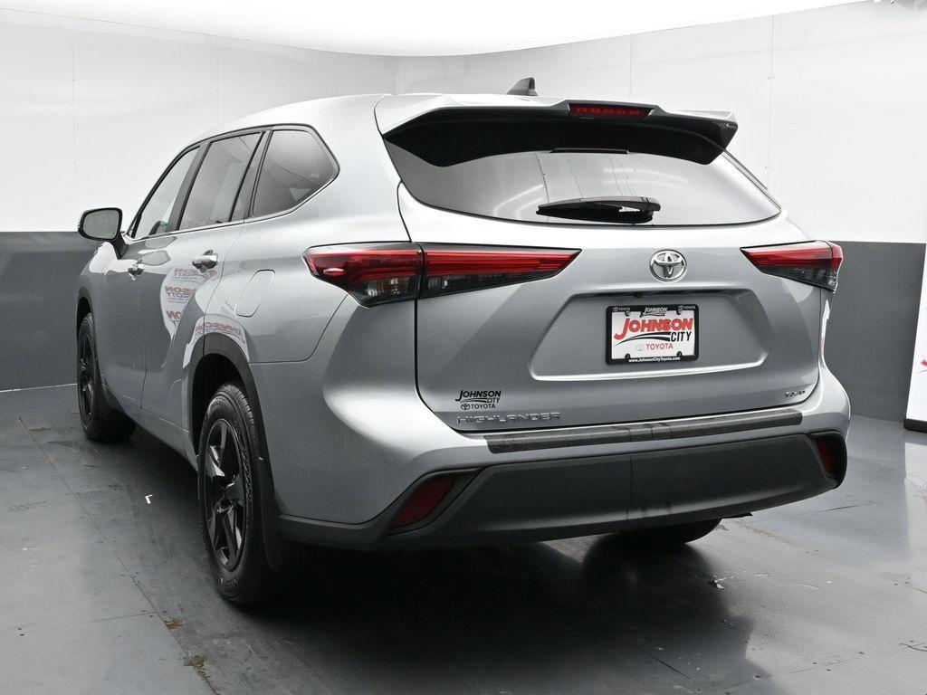 used 2023 Toyota Highlander car, priced at $36,697