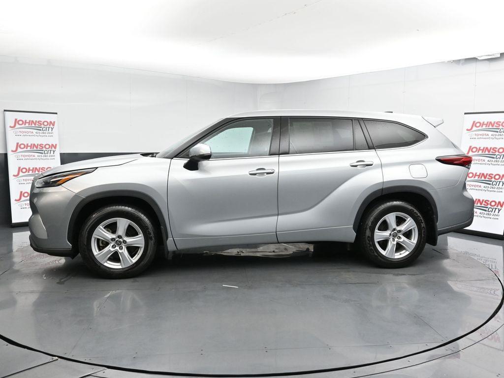 used 2022 Toyota Highlander car, priced at $29,425